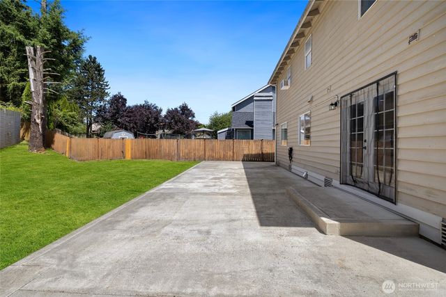 12730 SE 282nd Way, Kent, WA 98030
