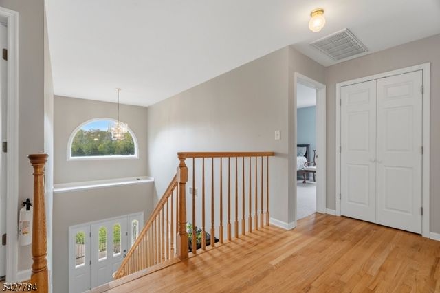 20 Greenbriar Ct, Boonton Town, NJ 07005