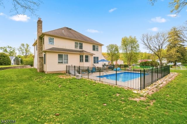 20 Greenbriar Ct, Boonton Town, NJ 07005