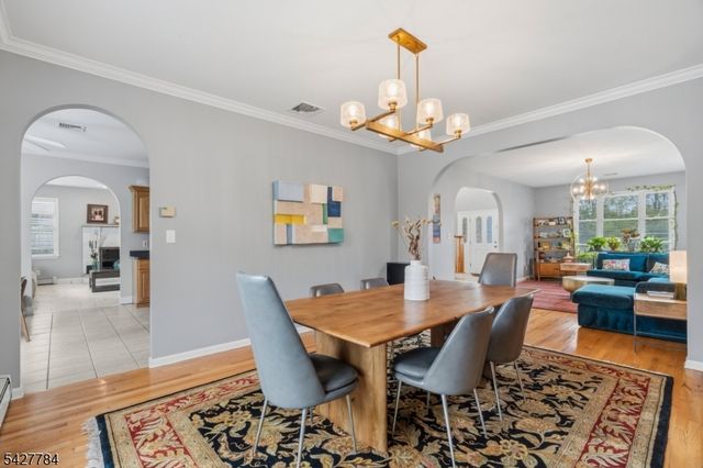 20 Greenbriar Ct, Boonton Town, NJ 07005