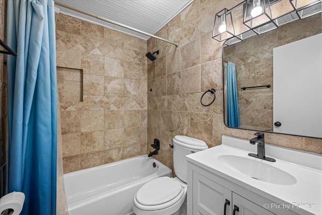 4121 N Johnsburg Road, Johnsburg, IL 60051
