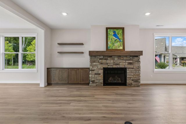 2915 Thompson Drive, River Falls, WI 54022