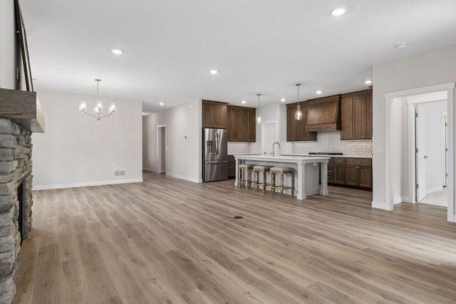2915 Thompson Drive, River Falls, WI 54022