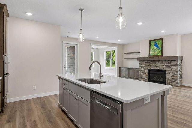 2915 Thompson Drive, River Falls, WI 54022