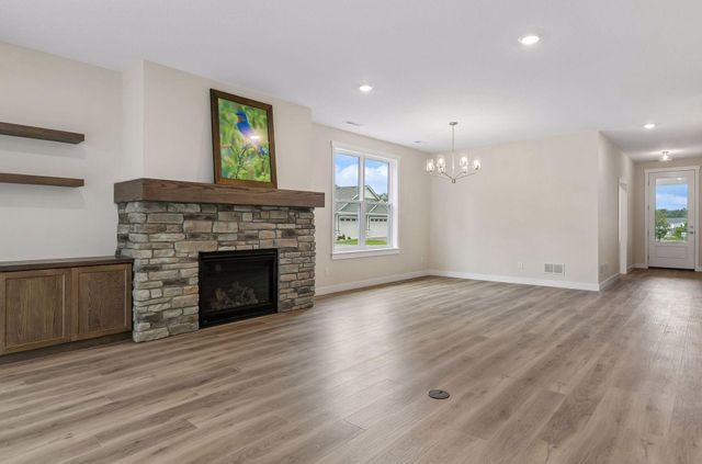 2915 Thompson Drive, River Falls, WI 54022