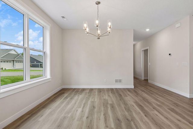 2915 Thompson Drive, River Falls, WI 54022