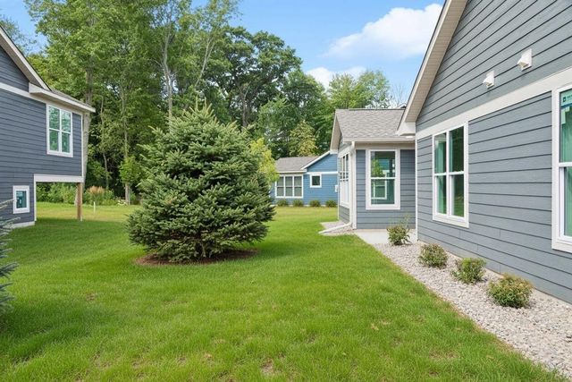 2915 Thompson Drive, River Falls, WI 54022