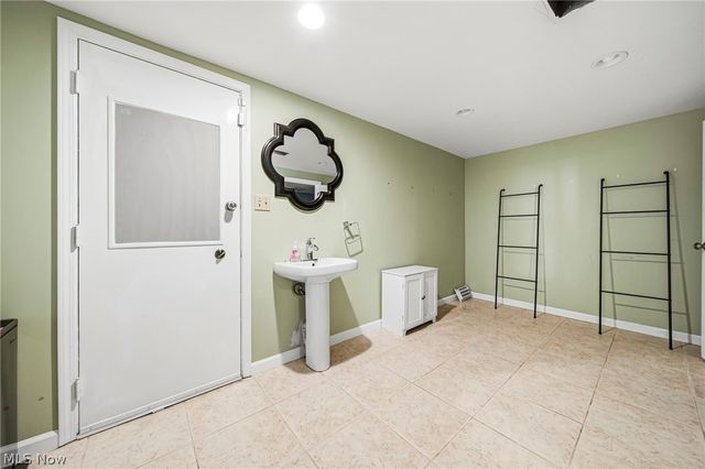 28900 Gates Mills Boulevard, Pepper Pike, OH 44124