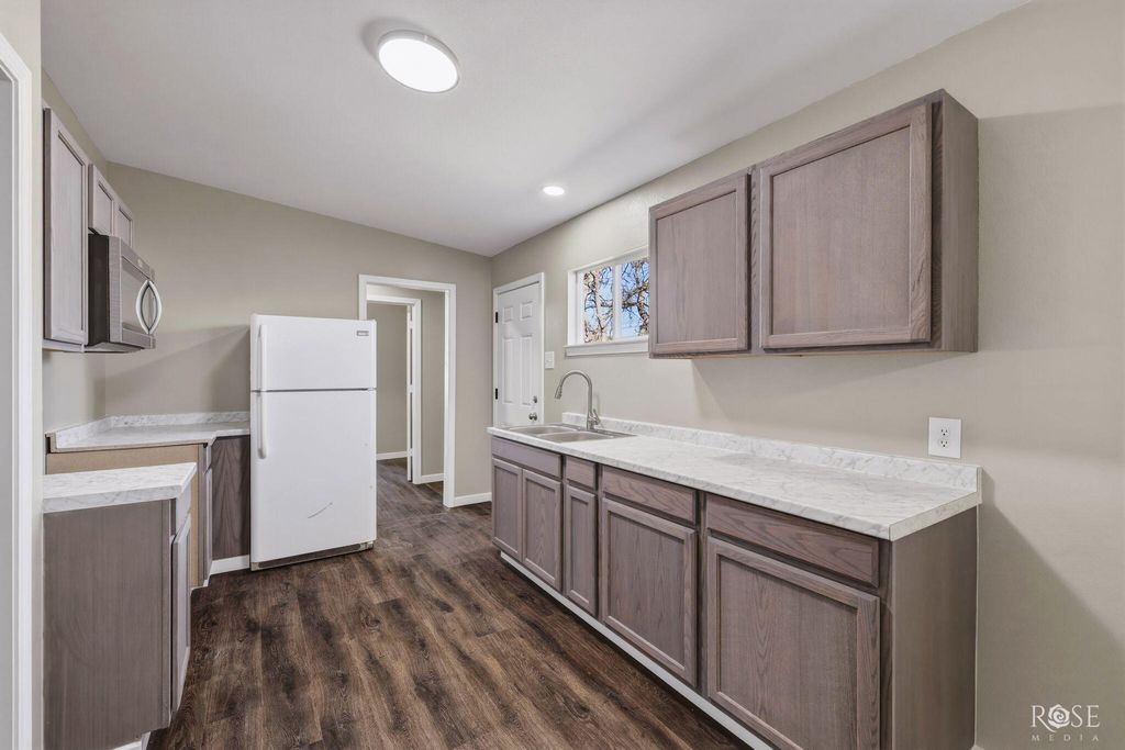 Image 11 of property listing at 1114 E 23rd Street, San Angelo, TX 76903