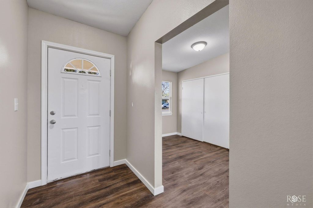 Image 7 of property listing at 1114 E 23rd Street, San Angelo, TX 76903