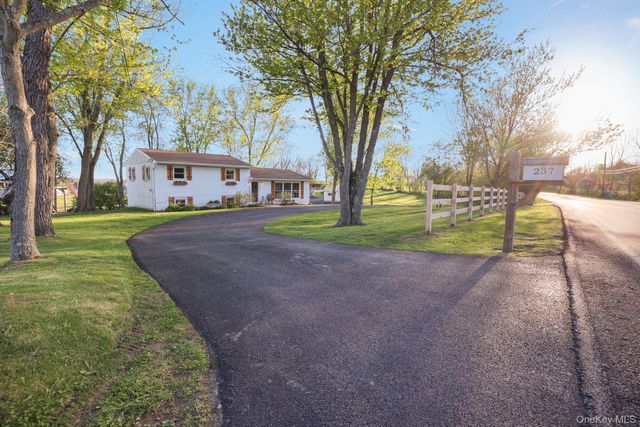 237 Sarah Wells Trail, Campbell Hall, NY 10916