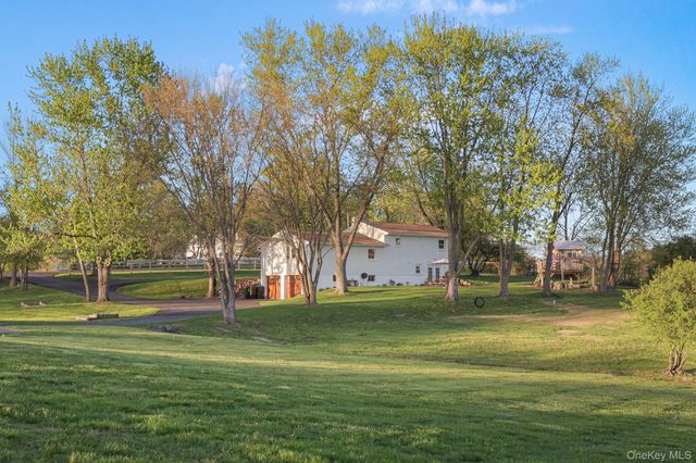 237 Sarah Wells Trail, Campbell Hall, NY 10916