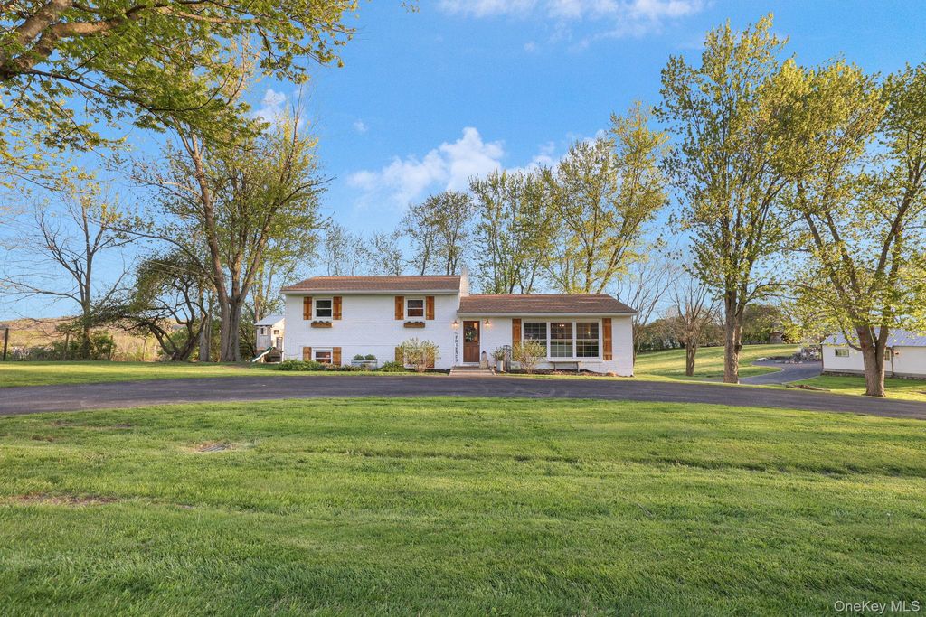 237 Sarah Wells Trail, Campbell Hall, NY 10916