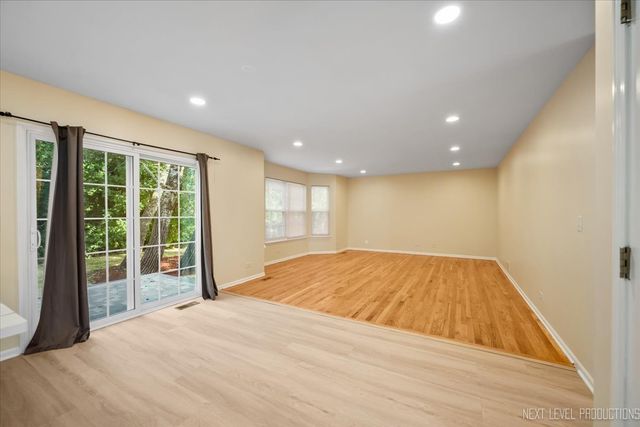 438 W Meadow Mist Lane, Round Lake, IL 60073