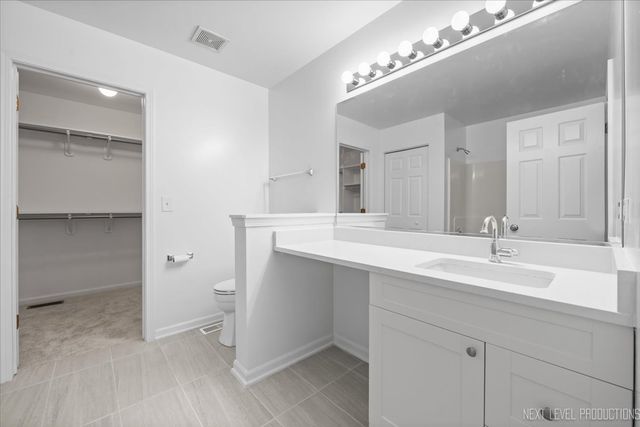 438 W Meadow Mist Lane, Round Lake, IL 60073