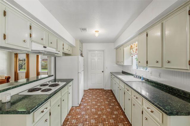 19023 Lakeshire Street, Humble, TX 77346