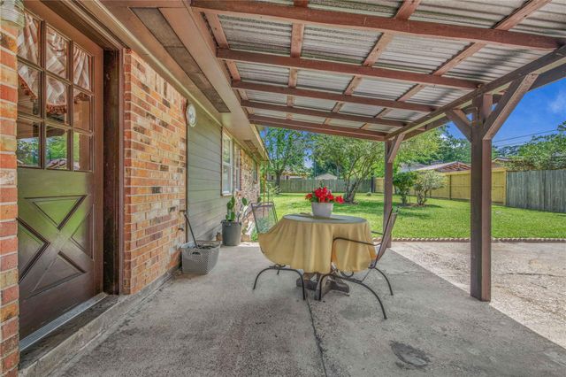 19023 Lakeshire Street, Humble, TX 77346