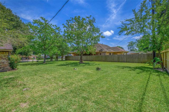 19023 Lakeshire Street, Humble, TX 77346