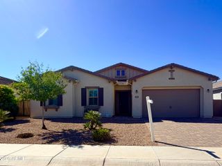 1083 E HOLLAND PARK Drive, Gilbert, AZ 85297