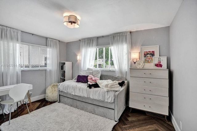 2080 NE 65th St, Fort Lauderdale, FL 33308