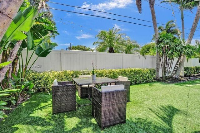 2080 NE 65th St, Fort Lauderdale, FL 33308