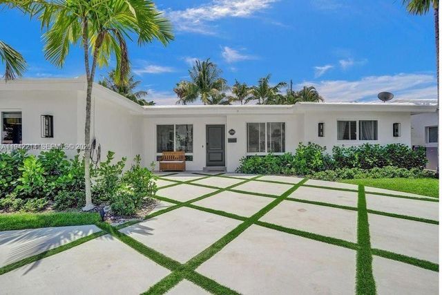 2080 NE 65th St, Fort Lauderdale, FL 33308