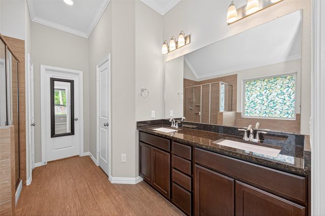 1638 Chart Drive, Crosby, TX 77532