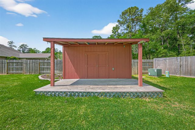 1638 Chart Drive, Crosby, TX 77532