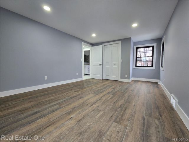 953 Kings Highway, Lincoln Park, MI 48146