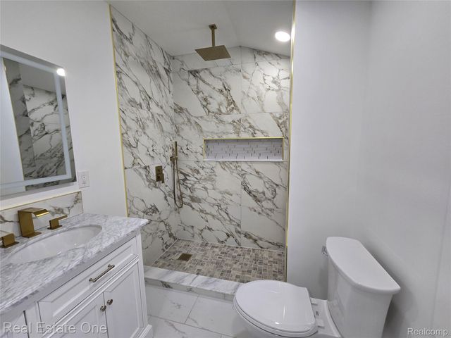 953 Kings Highway, Lincoln Park, MI 48146