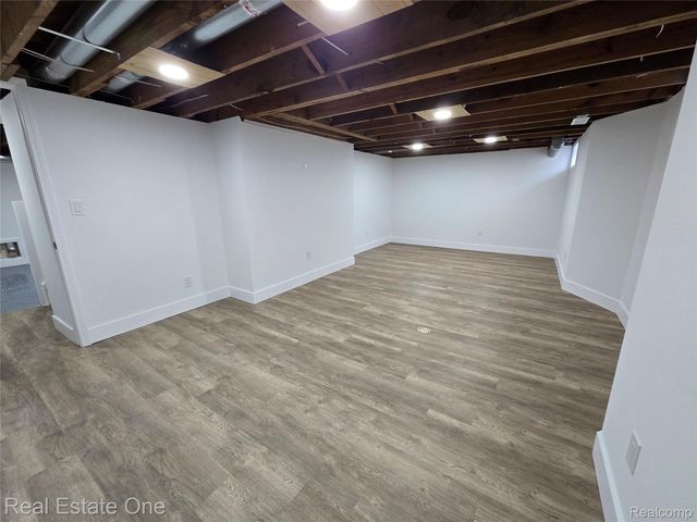 953 Kings Highway, Lincoln Park, MI 48146