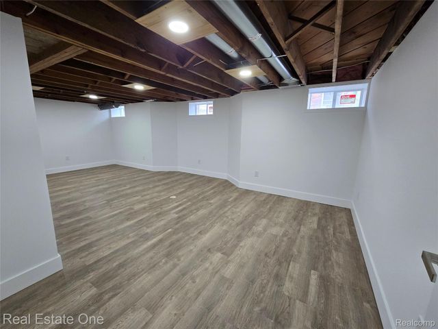 953 Kings Highway, Lincoln Park, MI 48146