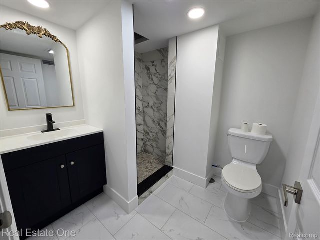 953 Kings Highway, Lincoln Park, MI 48146