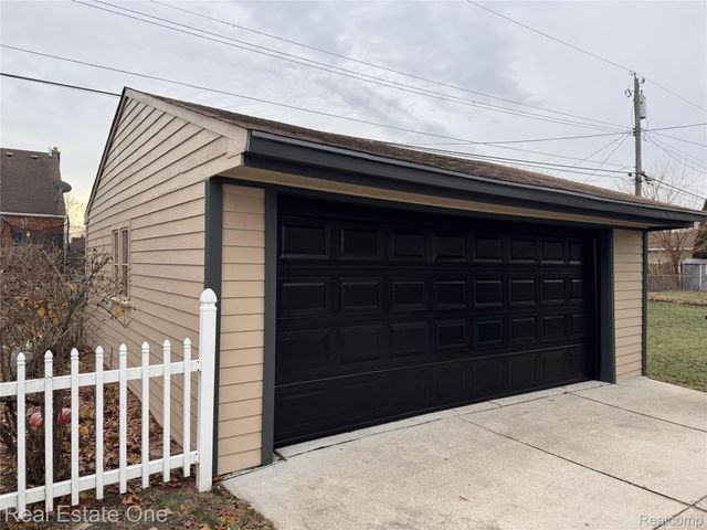 953 Kings Highway, Lincoln Park, MI 48146