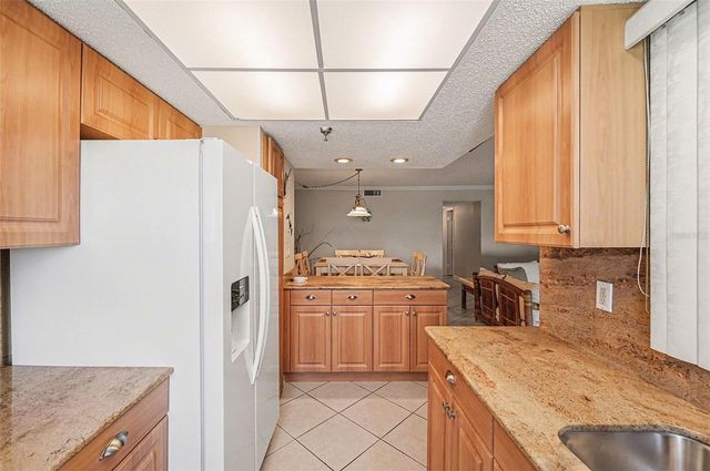 19500 GULF BOULEVARD 102, Indian Shores, FL 33785