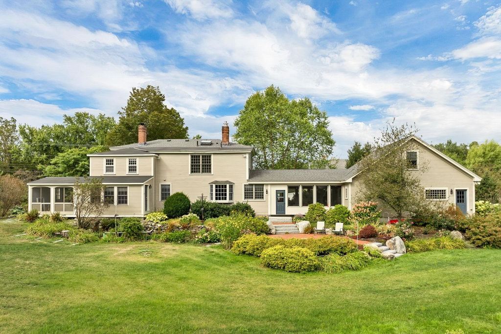 13 Stark Highway North, Dunbarton, NH 03046