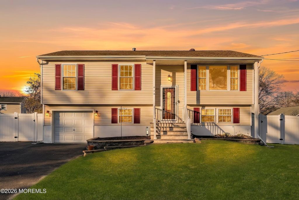 636 Hill Road, Toms River, NJ 08753