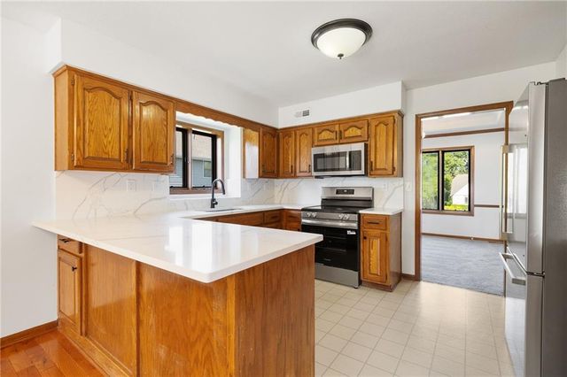 1008 Remington Court, Lee's Summit, MO 64086
