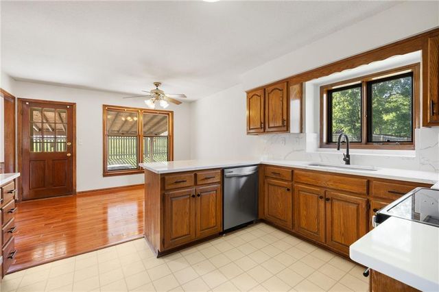1008 Remington Court, Lee's Summit, MO 64086