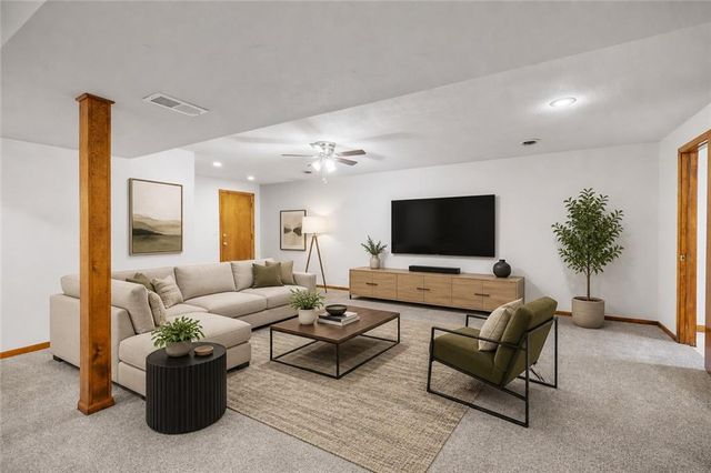 1008 Remington Court, Lee's Summit, MO 64086