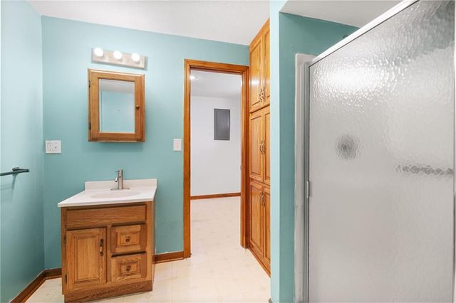 1008 Remington Court, Lee's Summit, MO 64086