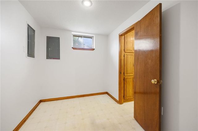 1008 Remington Court, Lee's Summit, MO 64086