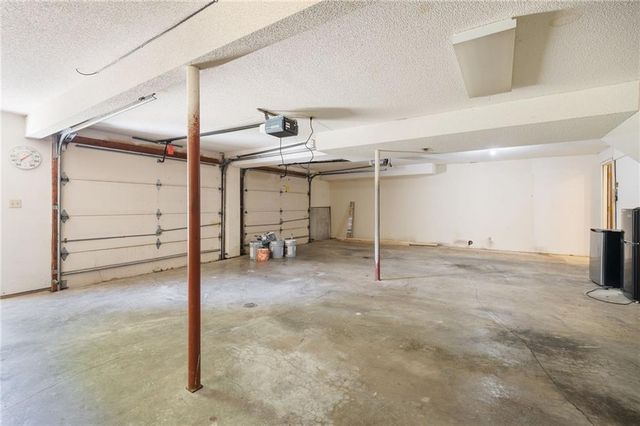 1008 Remington Court, Lee's Summit, MO 64086