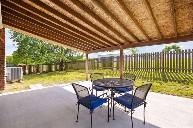 1008 Remington Court, Lee's Summit, MO 64086
