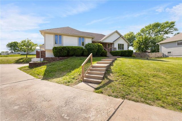 1008 Remington Court, Lee's Summit, MO 64086
