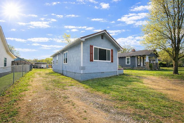 712 Henderson Avenue, Rossville, GA 30741