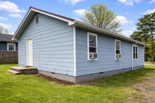 712 Henderson Avenue, Rossville, GA 30741