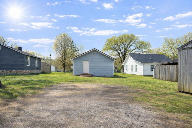 712 Henderson Avenue, Rossville, GA 30741