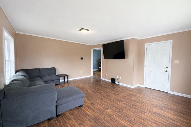 712 Henderson Avenue, Rossville, GA 30741