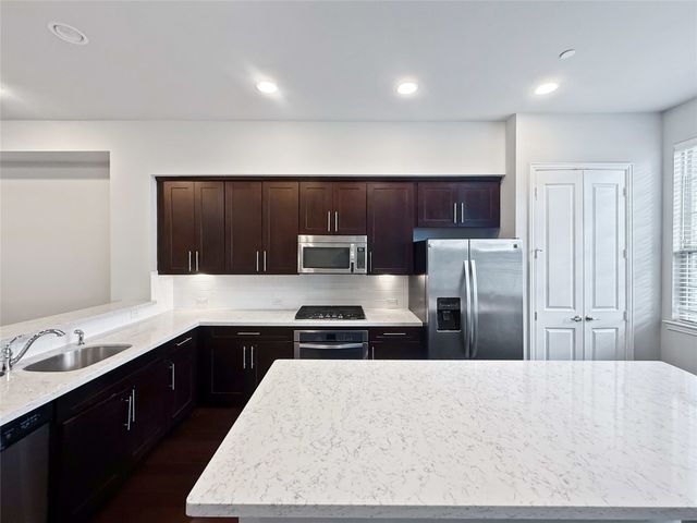 573 W Royal Lane, Irving, TX 75039